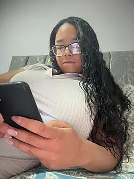 XMara online show from November 2025 05:57:01 PM