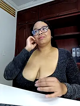 Snapshot of XMara chatting on February 2025 07:52:01 PM XMara online show from February 2025 07:52:01 PM