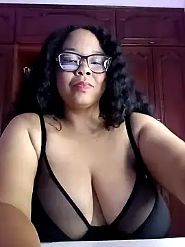 Snapshot of XMara chatting on March 2025 09:26:01 PM XMara online show from March 2025 09:26:01 PM