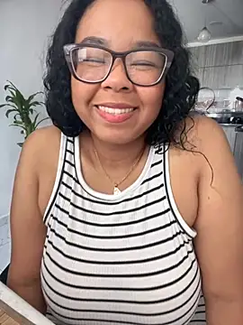 Snapshot of XMara chatting on September 2025 01:55:01 PM XMara online show from September 2025 01:55:01 PM