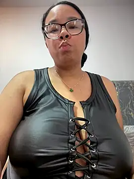 XMara online show from December 2025 05:51:01 PM