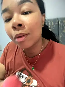 XMara online show from November 2025 05:24:01 PM