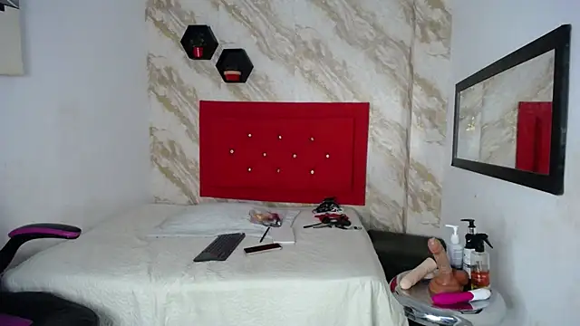 issa  love online show from November 2025 12:20:01 PM