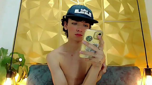 Snapshot of SexyJuliii21 chatting on January 2025 07:15:01 AM SexyJuliii21 online show from January 2025 07:15:01 AM