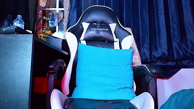 the dog lian online show from April 2026 01:41:01 PM