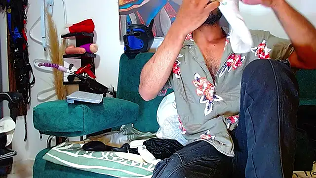 the dog lian online show from November 2025 02:43:02 PM