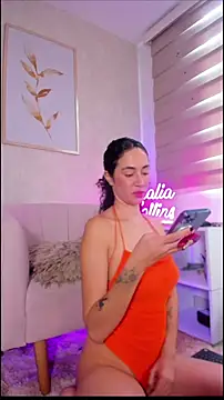 thaliacollins online show from October 2025 03:46:02 PM