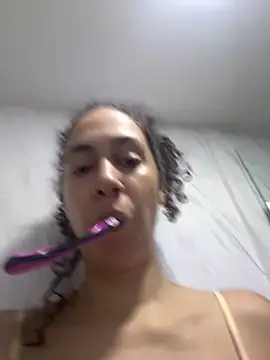 thaliacollins online show from December 2025 04:32:02 PM