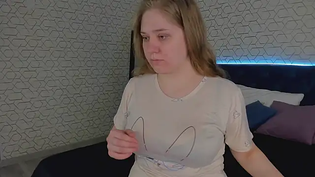 Megan Violer online show from April 2026 05:17:02 PM