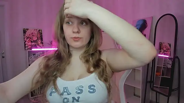 Megan Violer online show from April 2026 05:17:01 PM