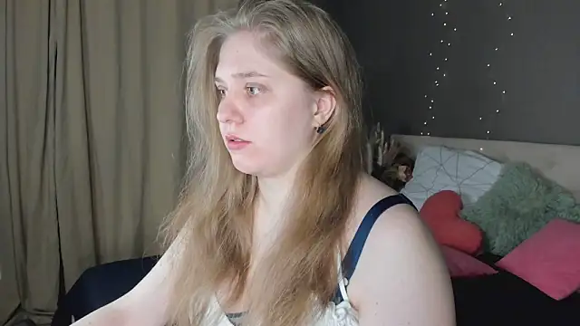 Megan Violer online show from April 2026 05:25:01 PM