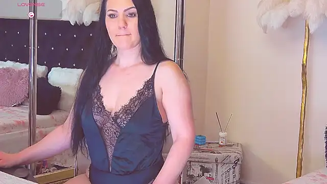 Snapshot of Estheraa chatting on April 2026 04:25:01 AM Estheraa online show from April 2026 04:25:01 AM