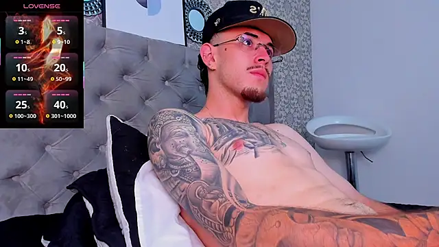 CodyWalkerR online show from November 2025 05:24:01 PM