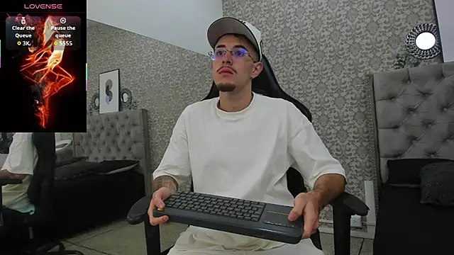 CodyWalkerR online show from November 2025 11:41:02 PM