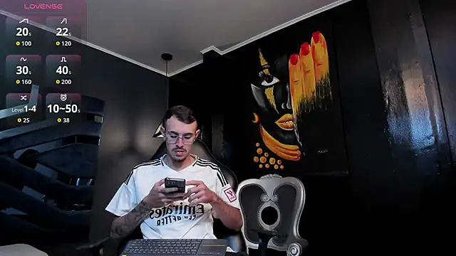 Snapshot of CodyWalkerR chatting on September 2025 05:35:01 PM CodyWalkerR online show from September 2025 05:35:01 PM