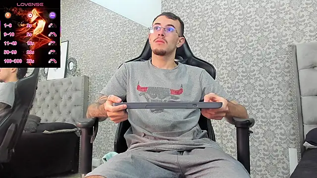 CodyWalkerR online show from November 2025 05:27:02 PM