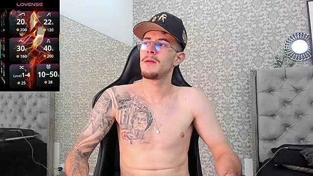 CodyWalkerR online show from November 2025 05:17:02 PM