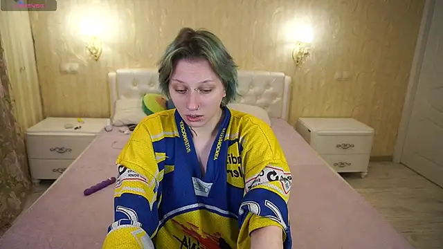 LunaaMayy online show from February 2026 11:00:02 PM