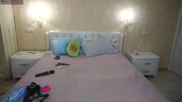 LunaaMayy online show from March 2026 11:44:01 PM