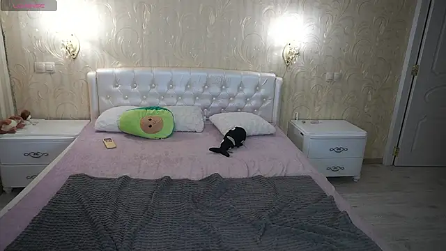 Snapshot of LunaaMayy chatting on November 2025 08:53:02 PM LunaaMayy online show from November 2025 08:53:02 PM