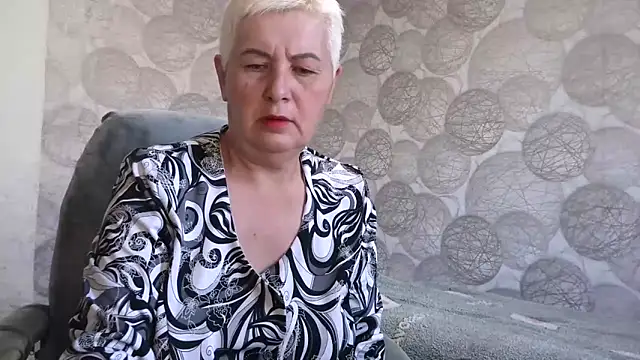 NicoleOlla online show from October 2025 02:42:02 AM