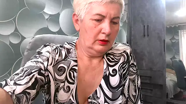 NicoleOlla online show from October 2025 04:58:02 AM