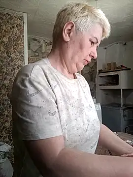 NicoleOlla online show from February 2026 03:06:01 AM