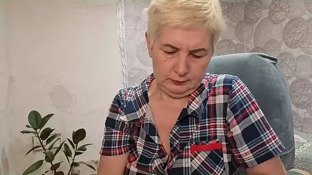 NicoleOlla online show from November 2025 02:58:02 AM