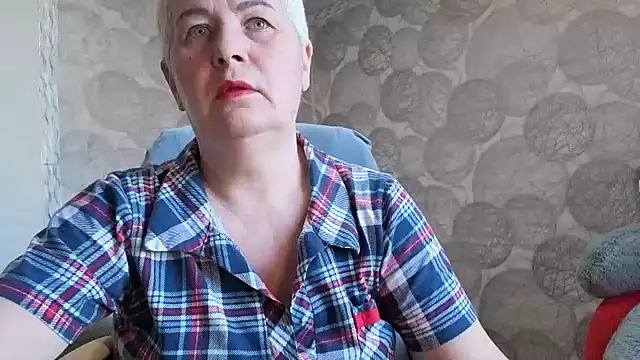 NicoleOlla online show from February 2026 03:05:01 AM