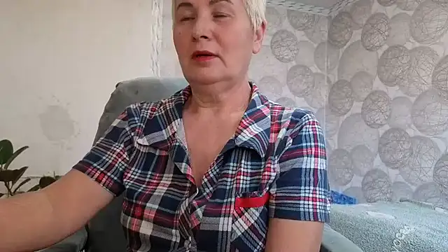 NicoleOlla online show from November 2025 07:35:02 AM