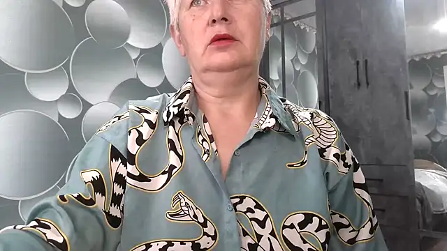 NicoleOlla online show from October 2025 04:03:01 AM