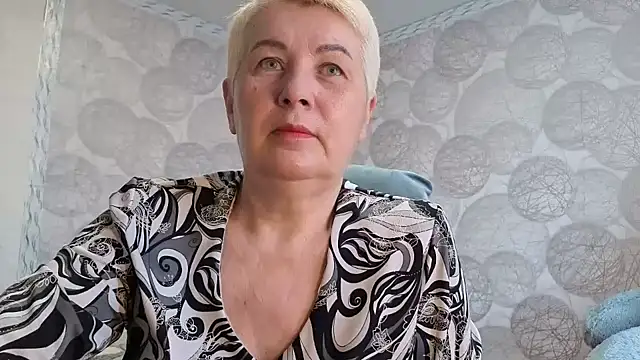 NicoleOlla online show from February 2026 02:45:02 AM