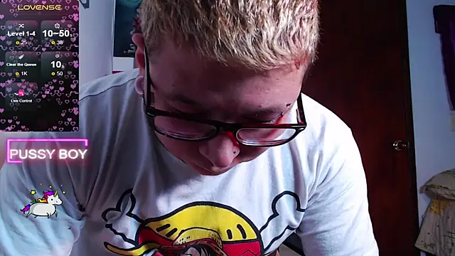 Snapshot of princeFtm chatting on February 2025 11:55:02 PM princeFtm online show from February 2025 11:55:02 PM