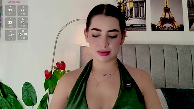Snapshot of caralella chatting on April 2026 08:24:01 PM caralella online show from April 2026 08:24:01 PM