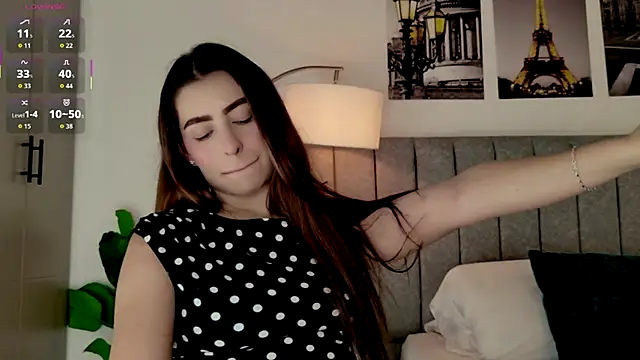 Snapshot of caralella chatting on June 2026 08:31:01 PM caralella online show from June 2026 08:31:01 PM