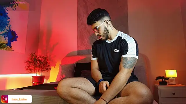 Snapshot of Liam_Kleiin chatting on May 2026 11:30:01 AM Liam Kleiin online show from May 2026 11:30:01 AM