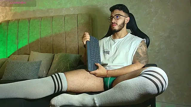 Snapshot of Liam_Kleiin chatting on May 2026 11:27:01 AM Liam Kleiin online show from May 2026 11:27:01 AM