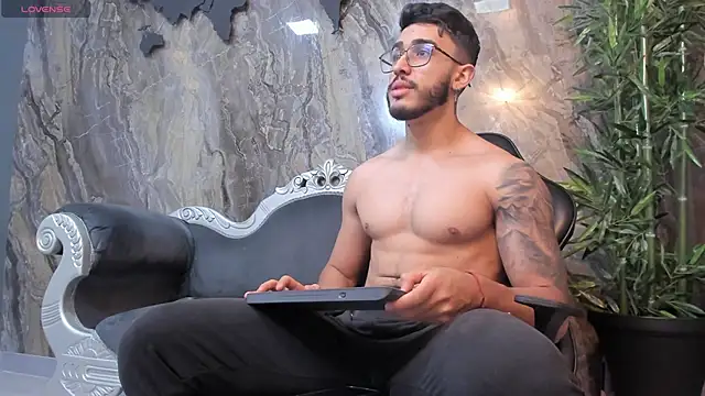 Liam Kleiin online show from February 2025 11:39:01 AM