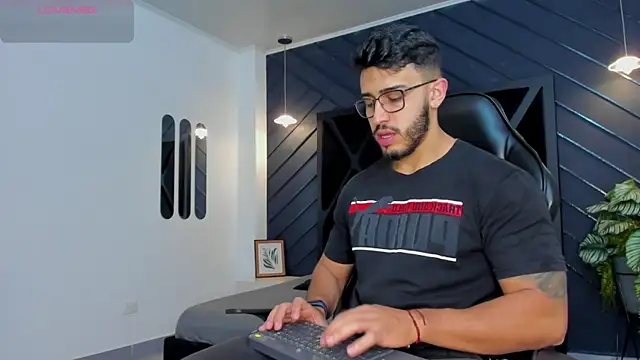 Snapshot of Liam_Kleiin chatting on October 2025 11:20:01 AM Liam Kleiin online show from October 2025 11:20:01 AM