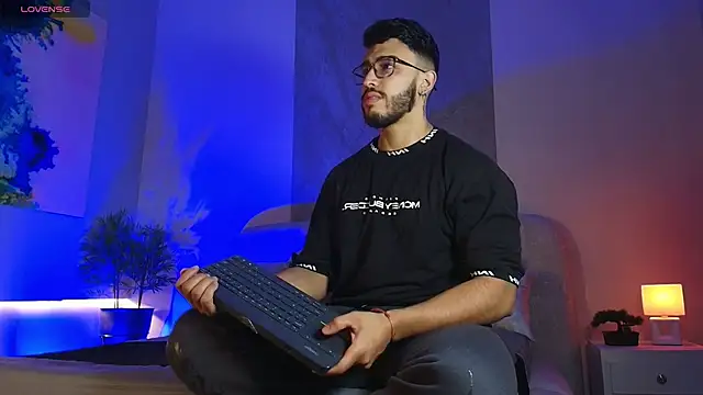 Snapshot of Liam_Kleiin chatting on May 2026 11:37:02 AM Liam Kleiin online show from May 2026 11:37:02 AM