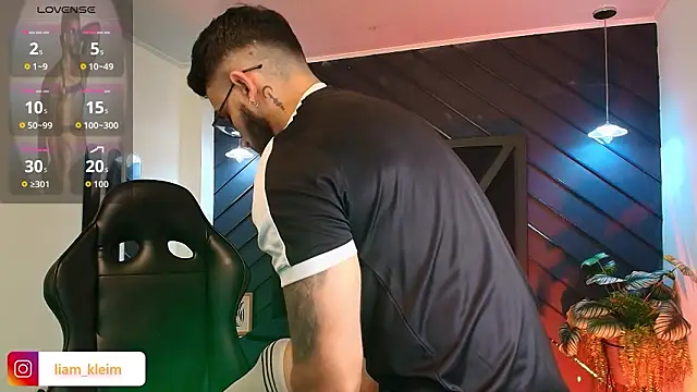 Liam Kleiin online show from February 2026 11:33:02 AM