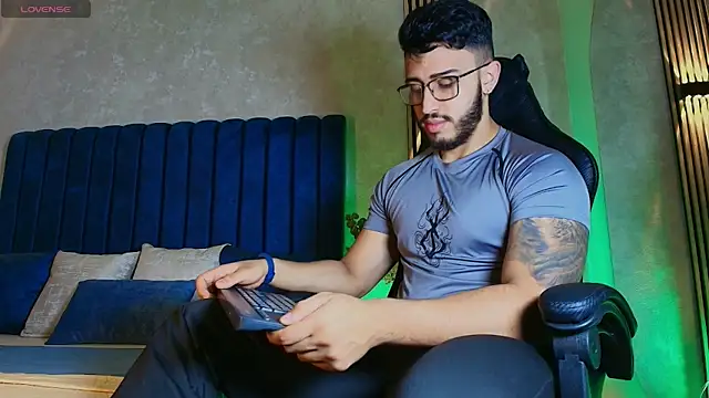Snapshot of Liam_Kleiin chatting on July 2026 11:22:02 AM Liam Kleiin online show from July 2026 11:22:02 AM