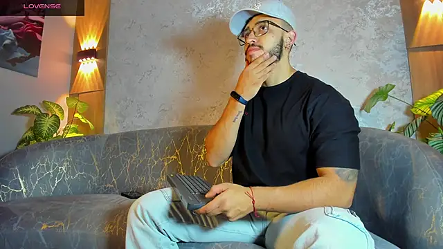 Snapshot of Liam_Kleiin chatting on June 2026 11:26:01 AM Liam Kleiin online show from June 2026 11:26:01 AM