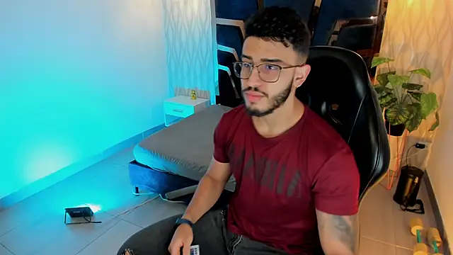 Snapshot of Liam_Kleiin chatting on December 2025 11:31:01 AM Liam Kleiin online show from December 2025 11:31:01 AM