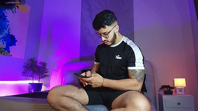 Snapshot of Liam_Kleiin chatting on May 2026 11:30:02 AM Liam Kleiin online show from May 2026 11:30:02 AM