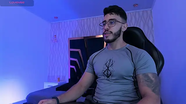 Snapshot of Liam_Kleiin chatting on November 2025 11:21:02 AM Liam Kleiin online show from November 2025 11:21:02 AM