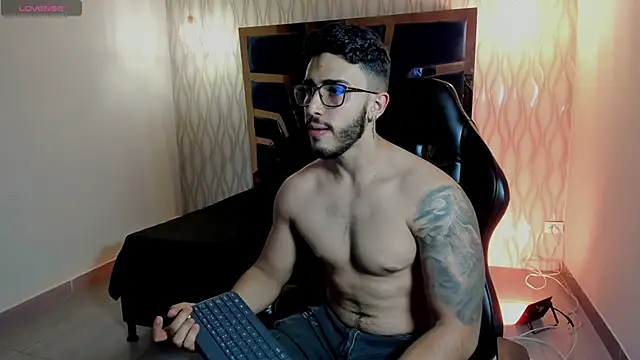 Snapshot of Liam_Kleiin chatting on May 2026 05:33:01 AM Liam Kleiin online show from May 2026 05:33:01 AM