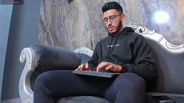 Liam Kleiin online show from March 2025 11:33:01 AM