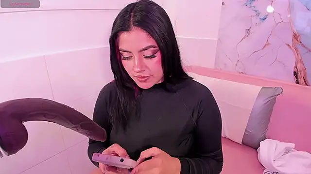 taylor cupper online show from December 2025 03:08:01 AM