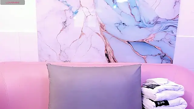 taylor cupper online show from November 2025 02:43:02 AM